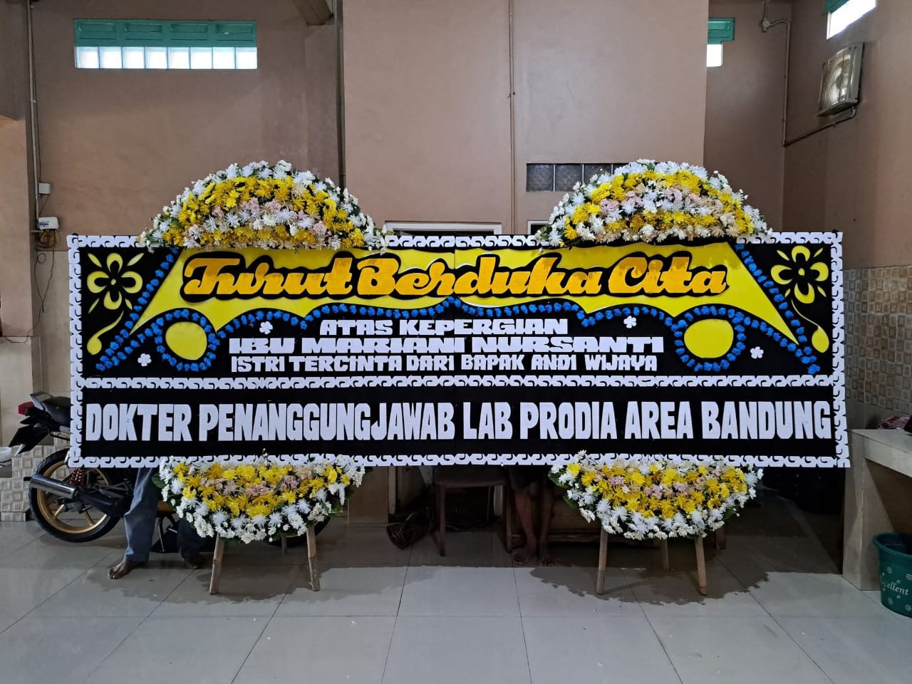 Papan bunga Rizz Florist